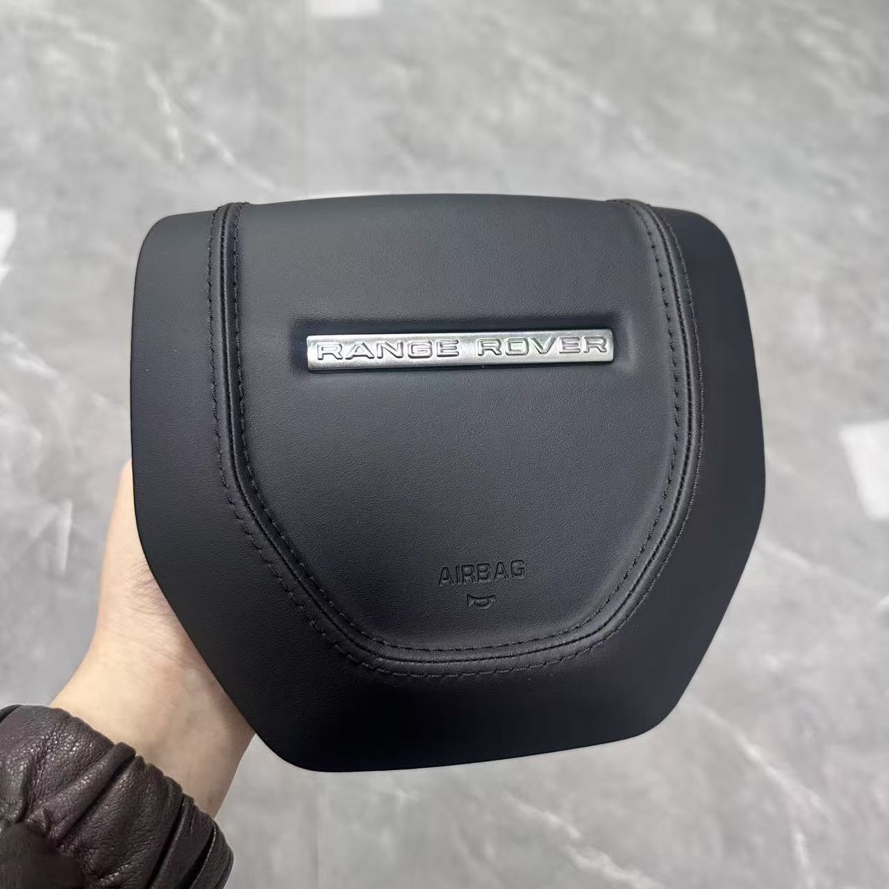 Customized and adapted steering wheel cover plate for Land Rover Range Rover Discovery, Range Rover Evoque, Aurora, Defender with genuine leather and new speaker cover.
