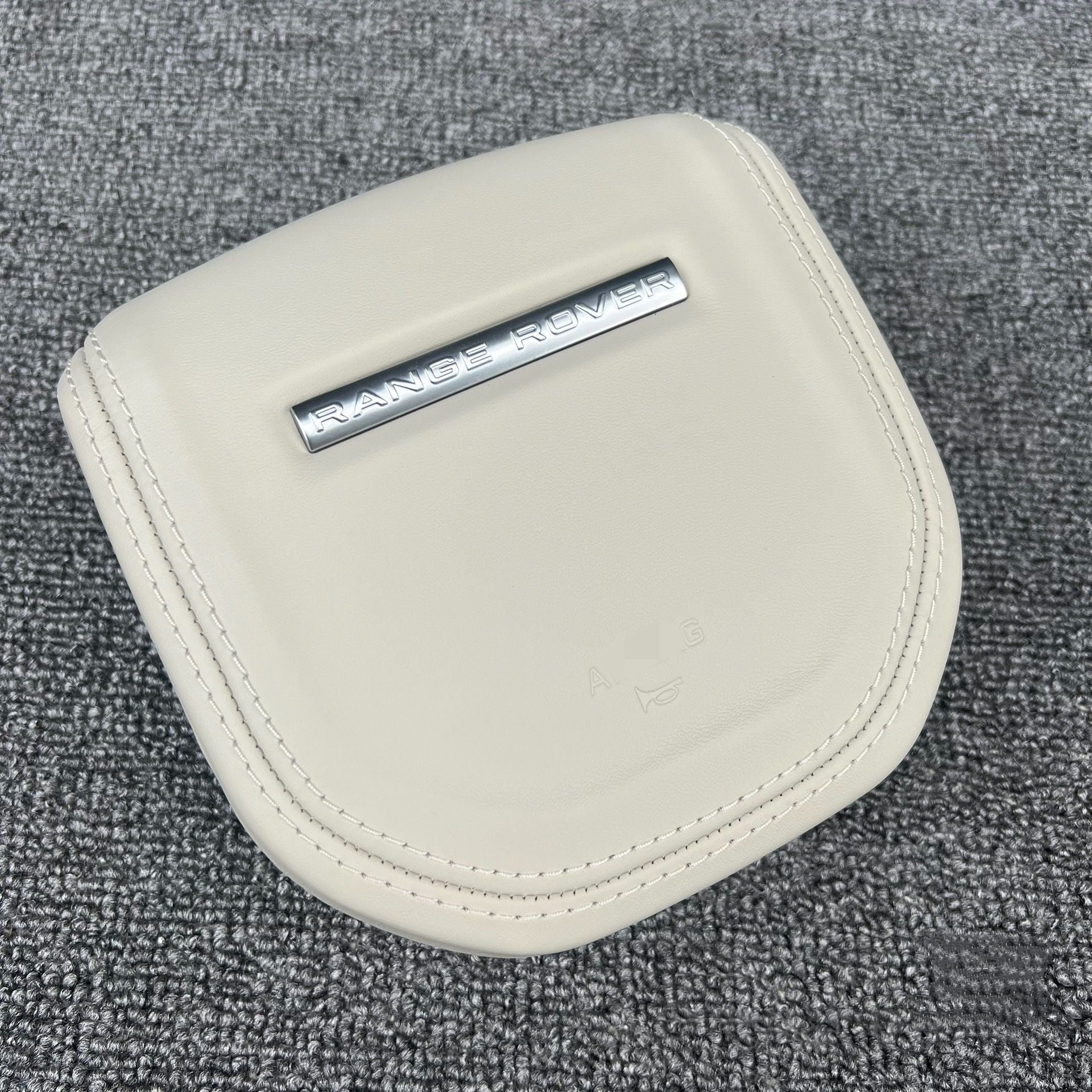 Customized and adapted steering wheel cover plate for Land Rover Range Rover Discovery, Range Rover Evoque, Aurora, Defender with genuine leather and new speaker cover.