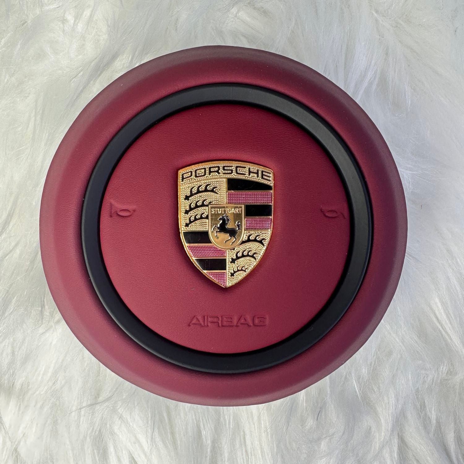 Customized leather steering wheel cover and horn cover for Porsche 718, 911, Macan, Crossover, Panamera and other models.